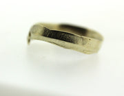 Close up view of yellow gold Front Arch Band.